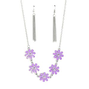 BEAUTIFUL FLORAL NECKLACE